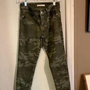 Camouflage Levi skinny jeans